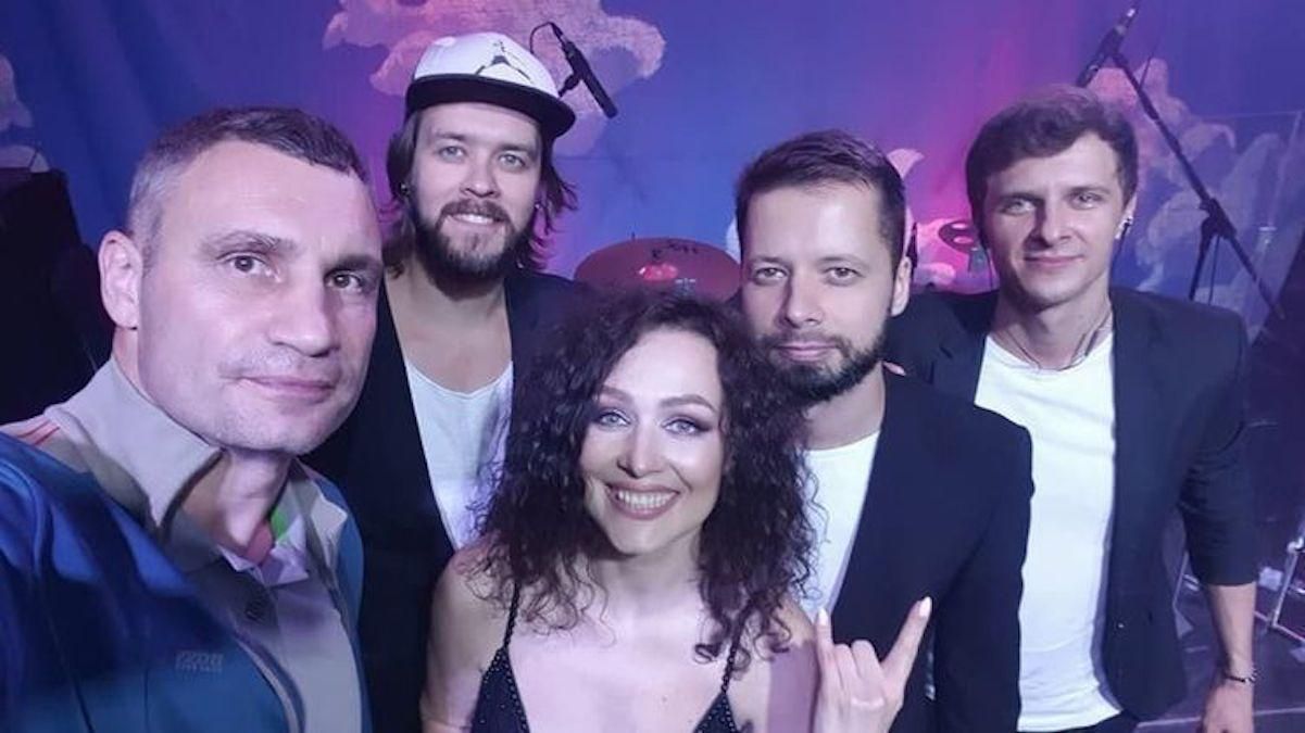 Кличко відзначив день народження концертом та феєричним салютом: відео Кличко відзначив день народження концертом та феєричним салютом: відео