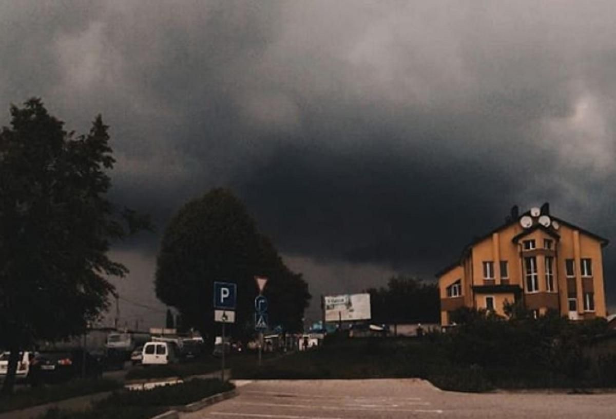Потужна злива у Хмельницькому 19 липня 2020: фото, відео затоплень