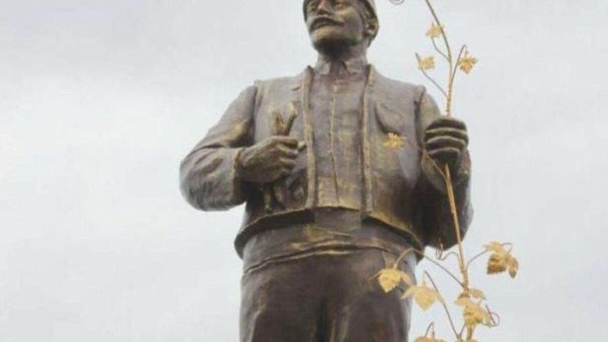 Креативная декоммунизация: Ленина превратили в болгарского переселенца Креативная декоммунизация: Ленина превратили в болгарского переселенца