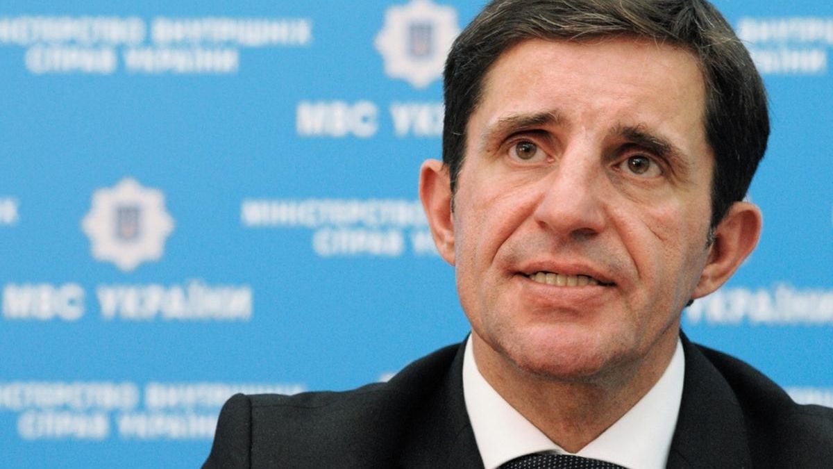 Главное – сохранить жизни людей, – советник Авакова о ситуации с захватом заложников в Луцке Главное – сохранить жизни людей, – советник Авакова о ситуации с захватом заложников в Луцке