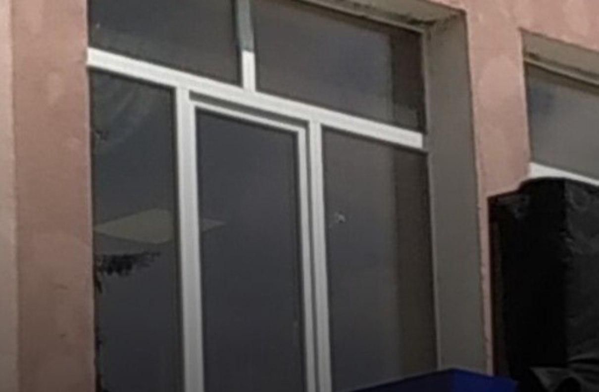 В помещение полиции, где Аваков ведет переговоры с луцким террористом, стреляли: правда или фейк В помещение полиции, где Аваков ведет переговоры с луцким террористом, стреляли: правда или фейк