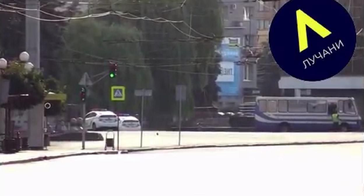 Полицейский подошел к автобусу: в ответ раздался выстрел Полицейский подошел к автобусу: в ответ раздался выстрел