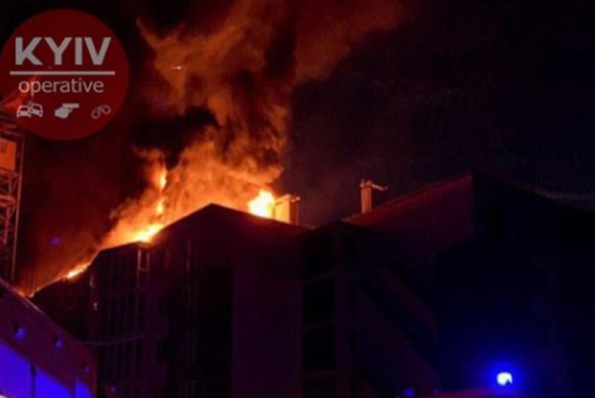 Пожежа у житловому будинку в Києві 21 липня 2020: фото, відео