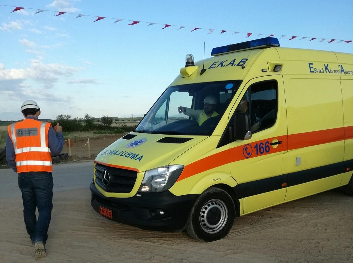 У Греції на Лесбосі автомобіль врізався у групу протестувальників: 6 поранених, зокрема водій У Греції на Лесбосі автомобіль врізався у групу протестувальників: 6 поранених, зокрема водій