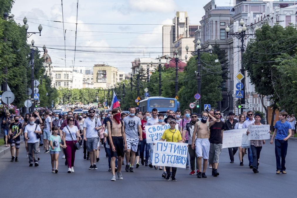 Тотальная диктатура. Protests in Russia 2020. Хабаровцы. Путин протест ме. Хабаровцы фото.