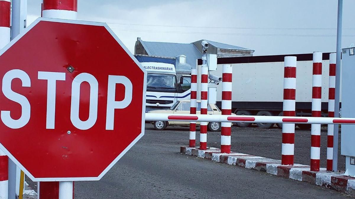 Запрет въезда в Украину: больше всего из иностранцев отказали гражданам России Запрет въезда в Украину: больше всего из иностранцев отказали гражданам России