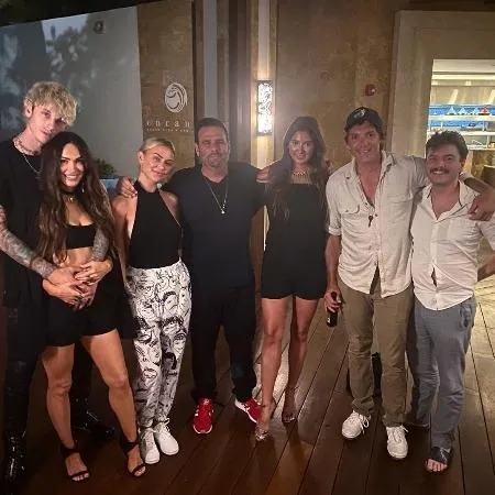 Меган Фокс і Колсон Бейкер на зйомках шоу Меган Фокс і Колсон Бейкер на зйомках шоу