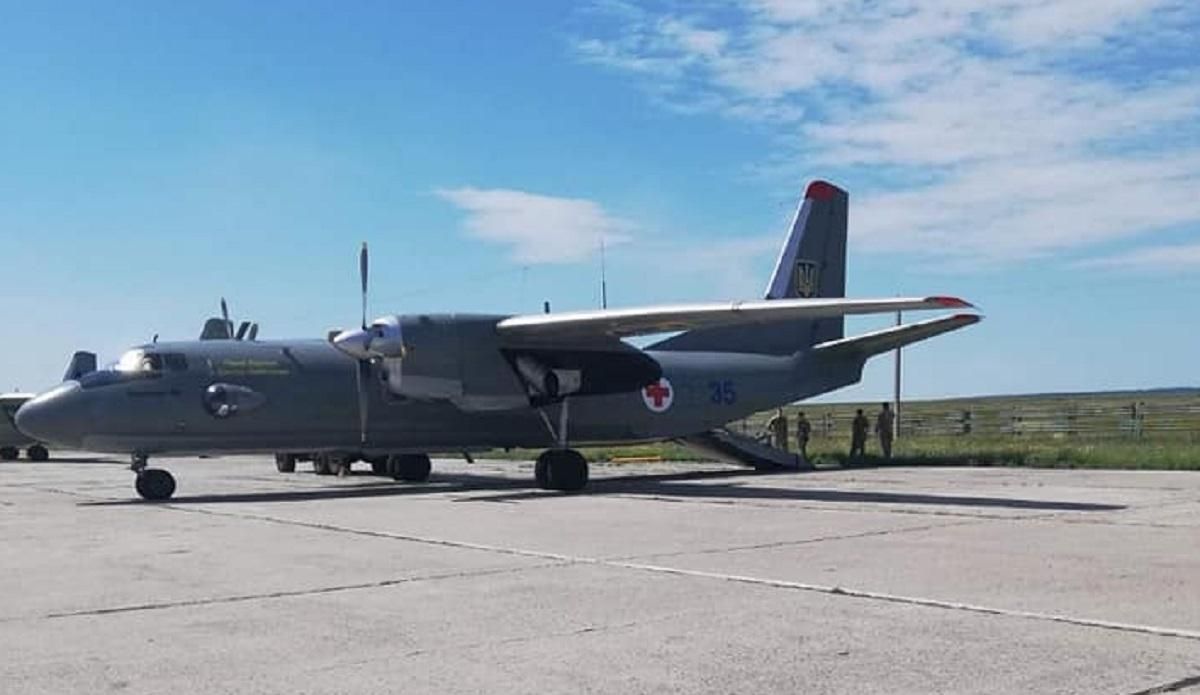 13 раненых на Донбассе военнослужащих эвакуировали в Киевский военный госпиталь: фото 13 раненых на Донбассе военнослужащих эвакуировали в Киевский военный госпиталь: фото