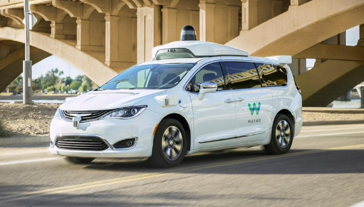 Повністю автономний транспорт з'явиться не раніше, ніж через 10 років Повністю автономний транспорт з'явиться не раніше, ніж через 10 років