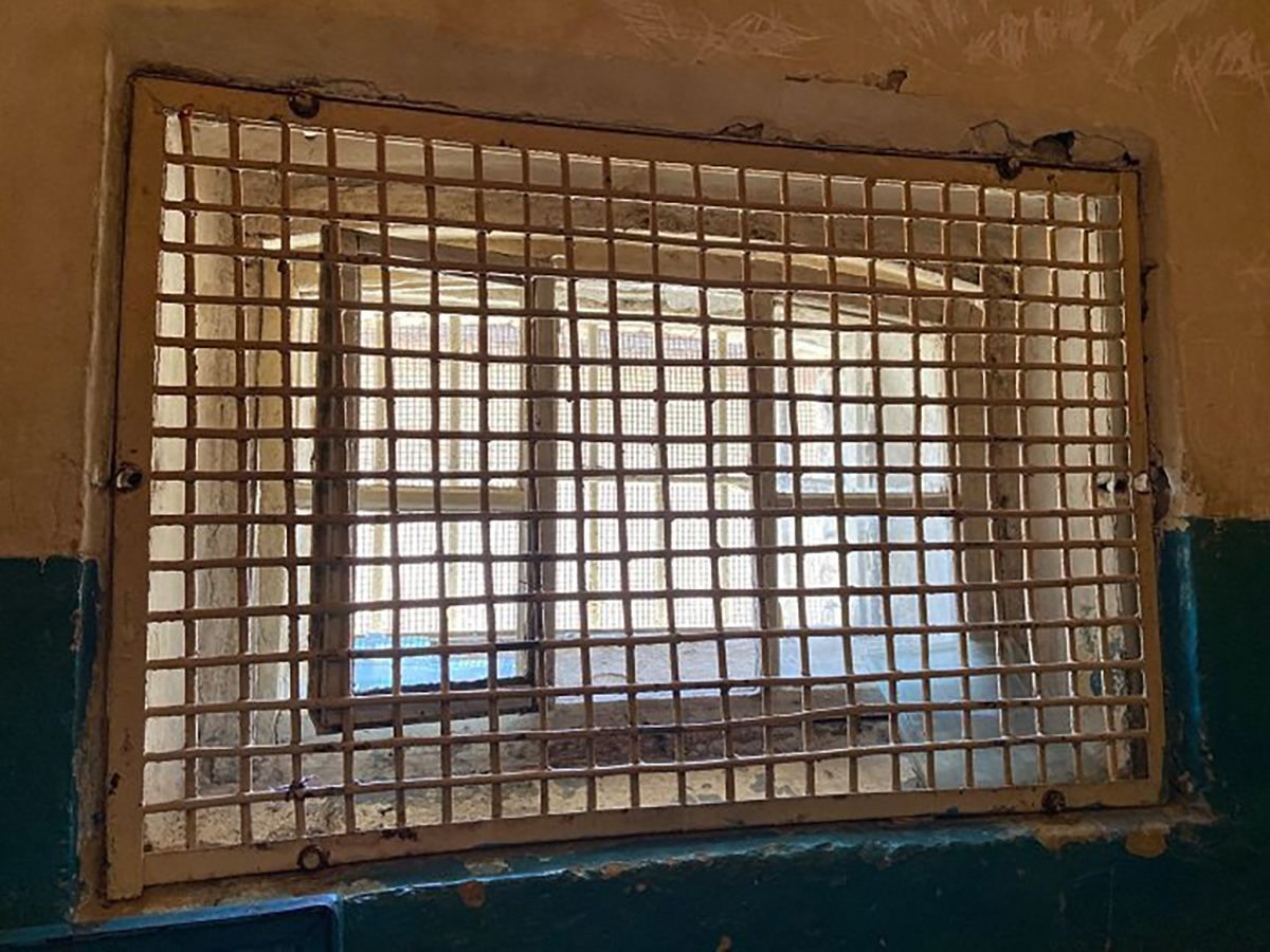 Без окон и унитазов: что известно об ужасных условиях в СИЗО Кропивницкого – фото Без окон и унитазов: что известно об ужасных условиях в СИЗО Кропивницкого – фото