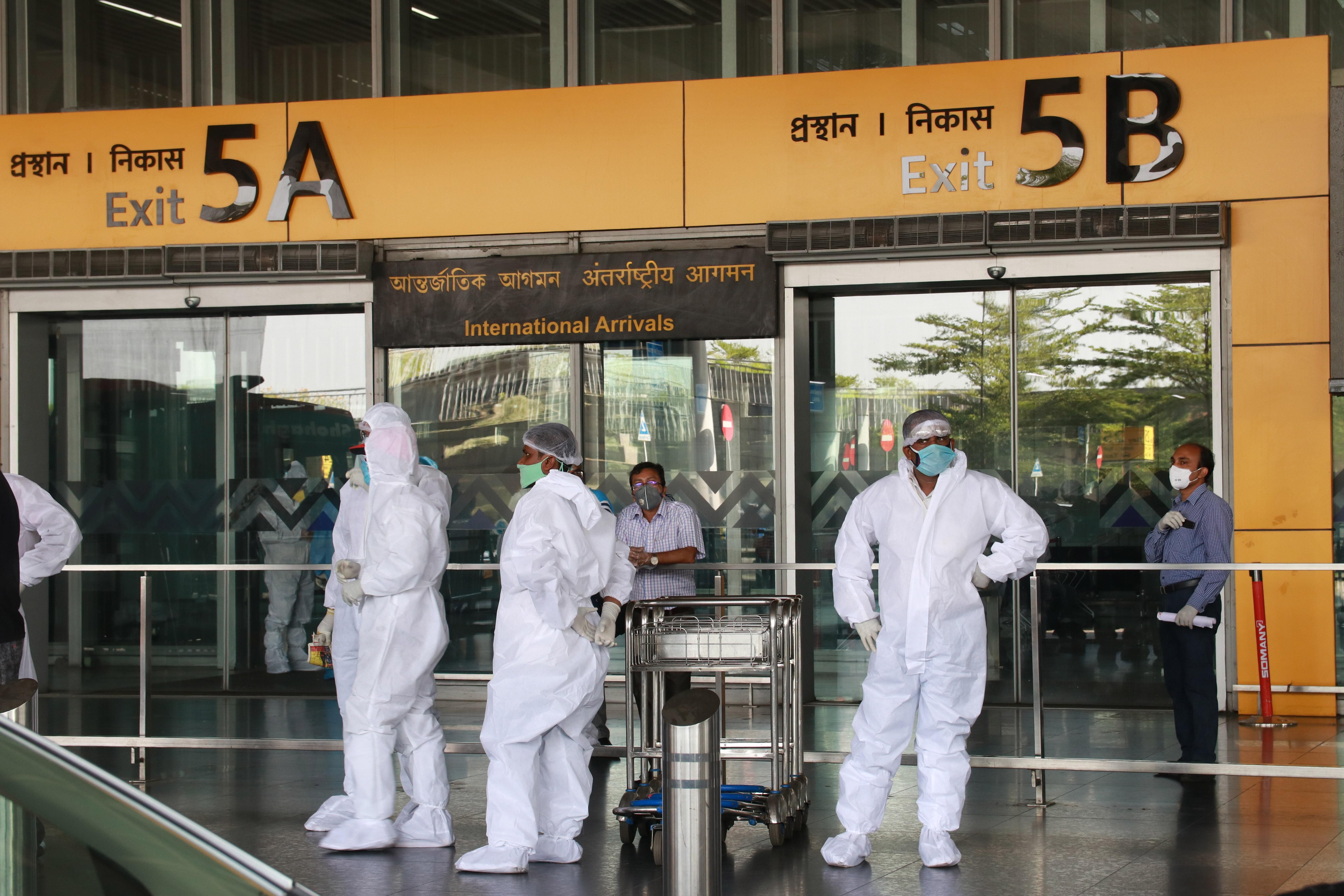 Уряд затвердив нові критерії поділу країн на "червону" і "зелену" зони: які зміни Уряд затвердив нові критерії поділу країн на "червону" і "зелену" зони: які зміни