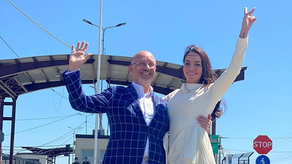 Віце-прем’єр Резніков одружився з популярною ведучою каналу ICTV Зорій: що відомо Віце-прем’єр Резніков одружився з популярною ведучою каналу ICTV Зорій: що відомо