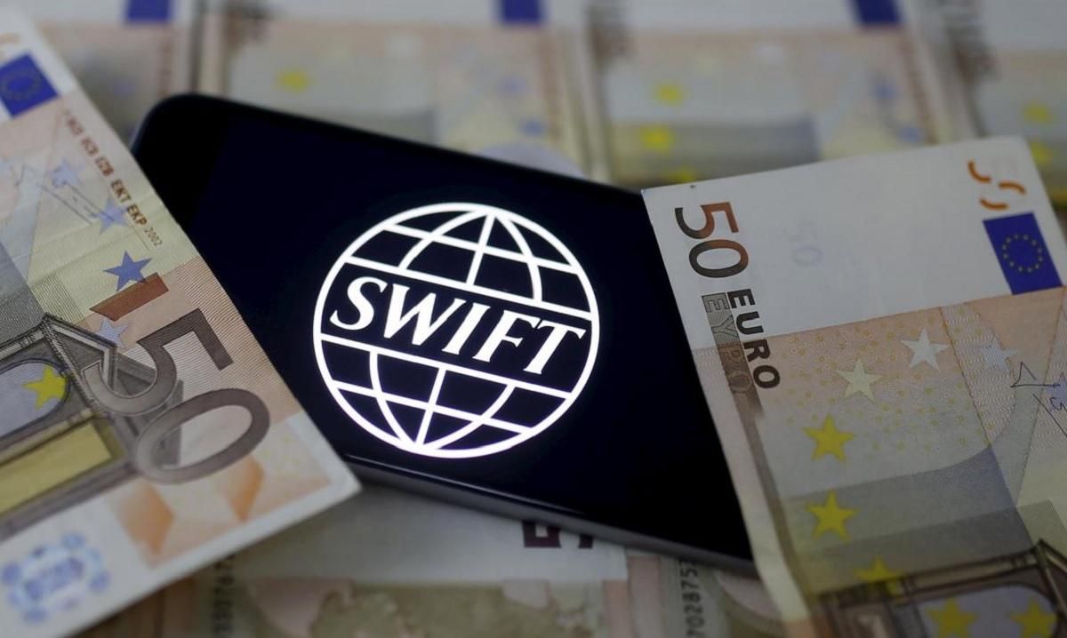 Росію можуть відключити від системи SWIFT, – посол в США