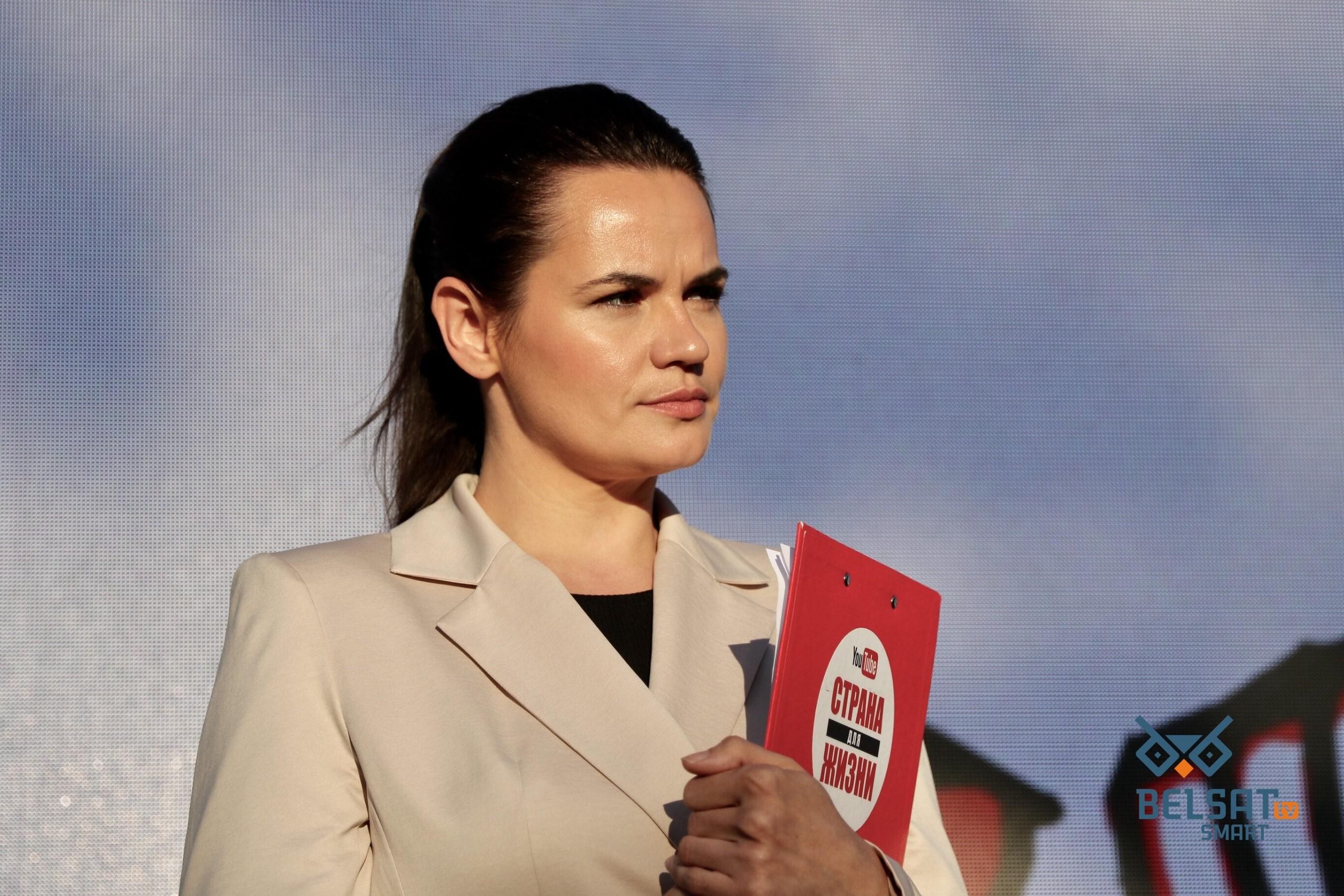 Хочу дітей, чоловіка і далі смажити свої котлети, – головна суперниця Лукашенка Тихановська Хочу дітей, чоловіка і далі смажити свої котлети, – головна суперниця Лукашенка Тихановська