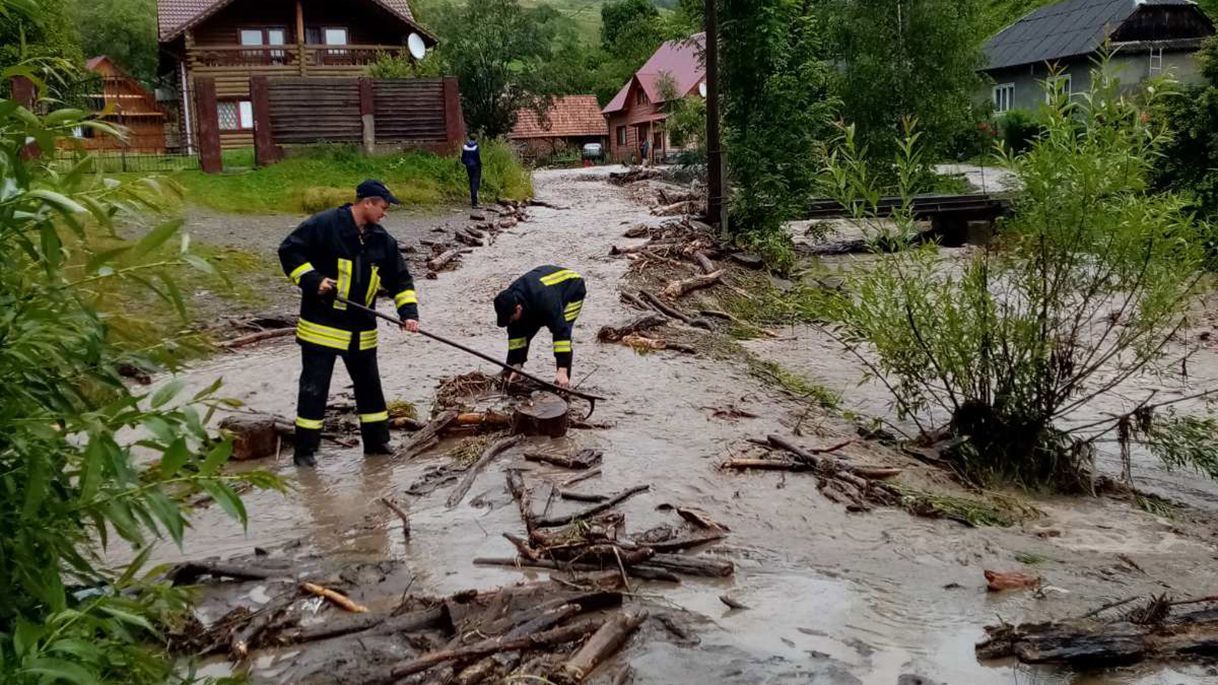 Паводок на Закарпатті 27 липня 2020: затоплено села і мости