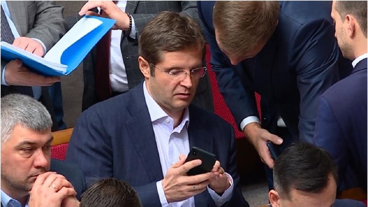 "Слуга народу" Холодов домагається переділу тютюнового ринку в своїх інтересах, – ЗМІ "Слуга народу" Холодов домагається переділу тютюнового ринку в своїх інтересах, – ЗМІ