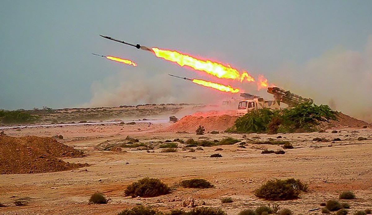 Іран запустив балістичні ракети під час навчання: військові бази США оголосили тривогу – відео Іран запустив балістичні ракети під час навчання: військові бази США оголосили тривогу – відео