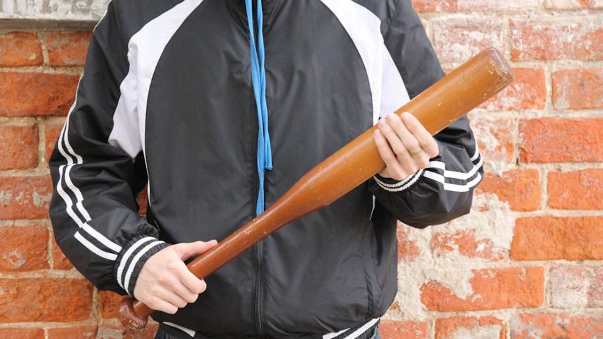 У Запоріжжі молодики побили пенсіонерів У Запоріжжі молодики побили пенсіонерів