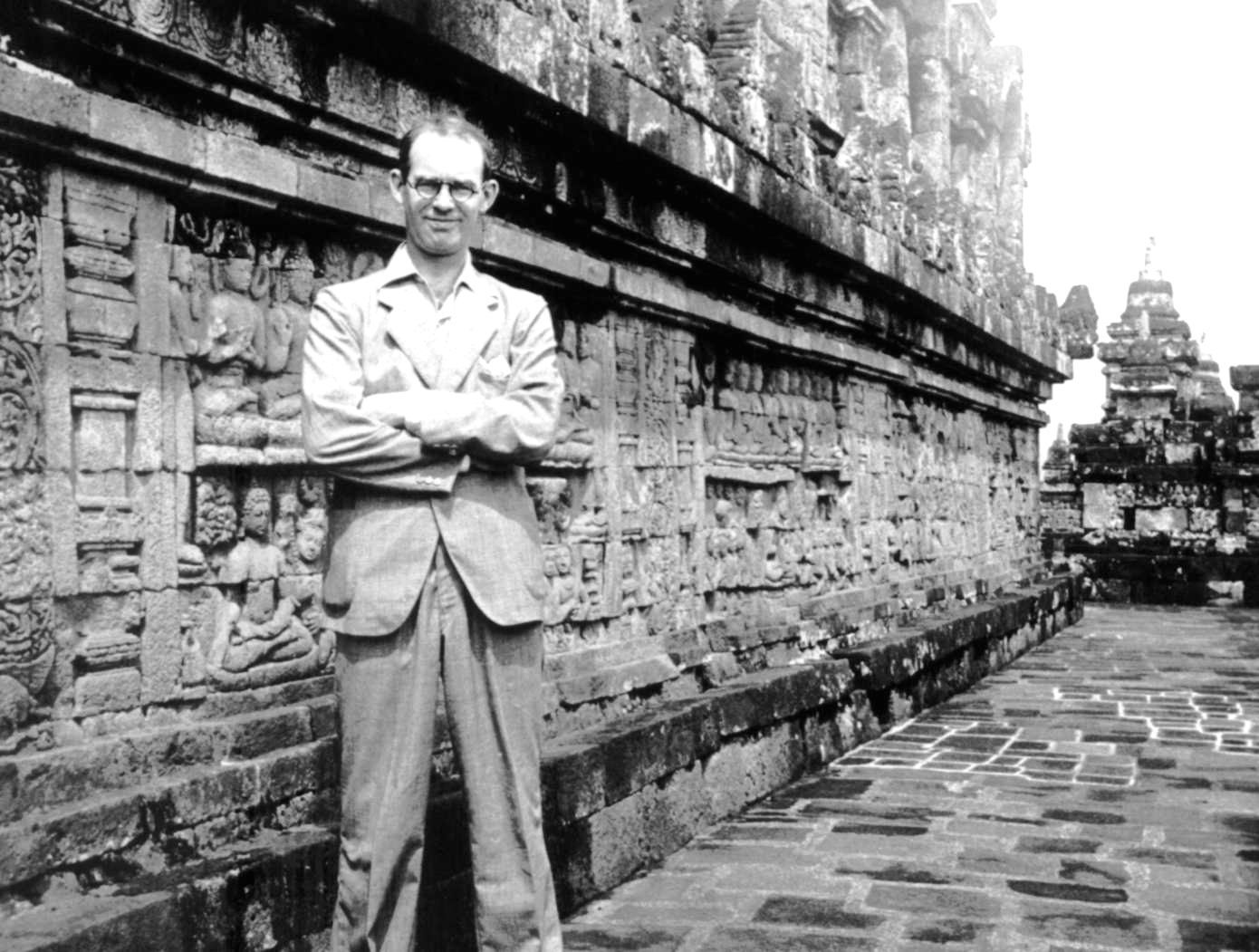 У Києві провулок назвали в честь Гарета Джонса – журналіста, який розповів світу про Голодомор - 24 Канал У Києві провулок назвали в честь Гарета Джонса – журналіста, який розповів світу про Голодомор - 24 Канал