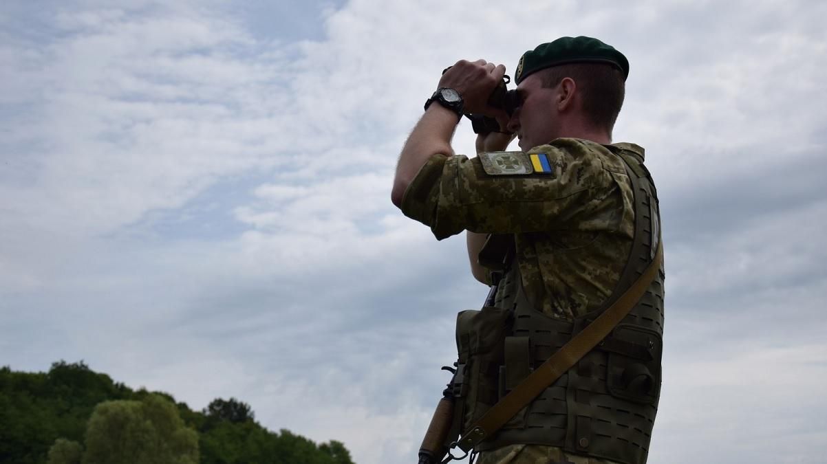 Усиление патрулей, авиация: что происходит на границе с Беларусью
