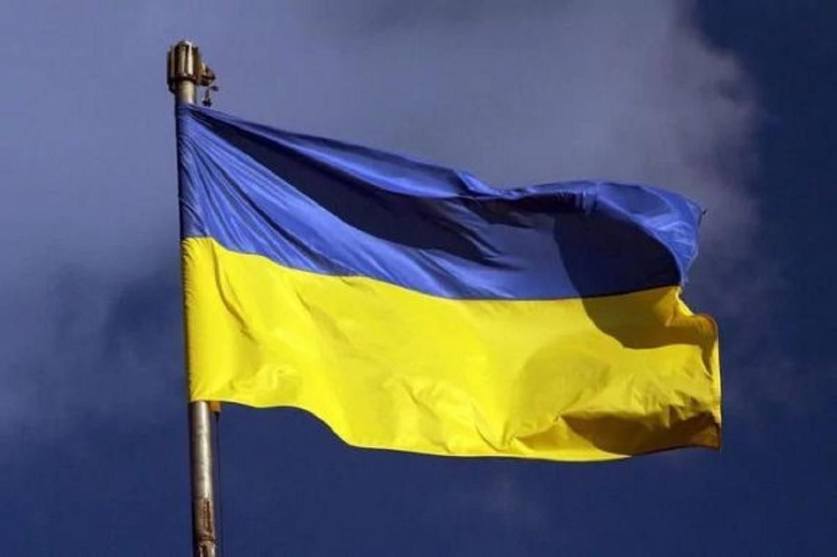 П’яний житель Луганщини спалив прапор України: що йому загрожує