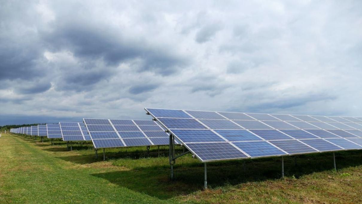 Нацкомиссия утвердила сниженые зеленые тарифы: цифры Нацкомиссия утвердила сниженые зеленые тарифы: цифры