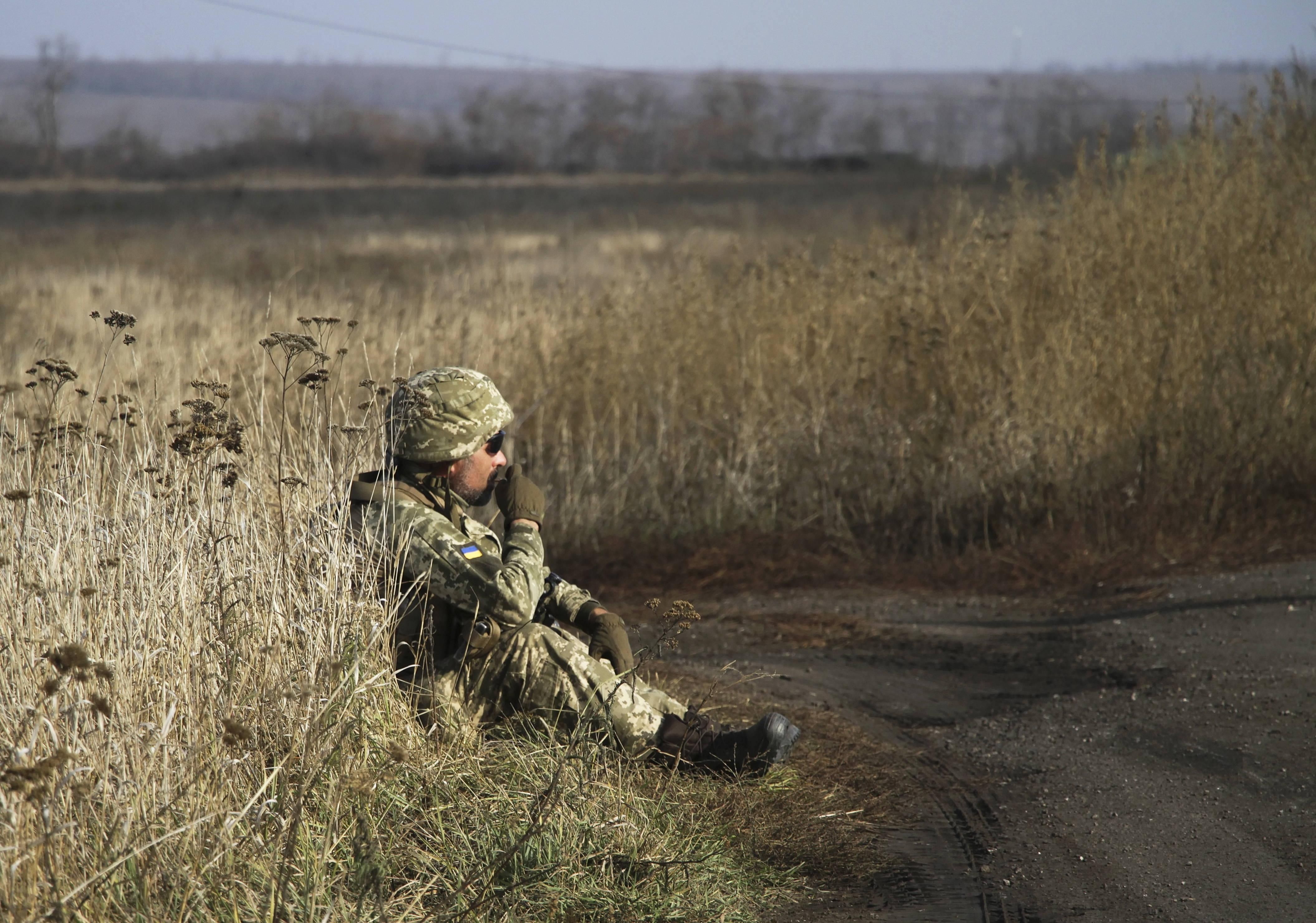 Перемир'я на Донбасі: окупанти тричі відкривали вогонь, двоє бійців ЗСУ отримали травми