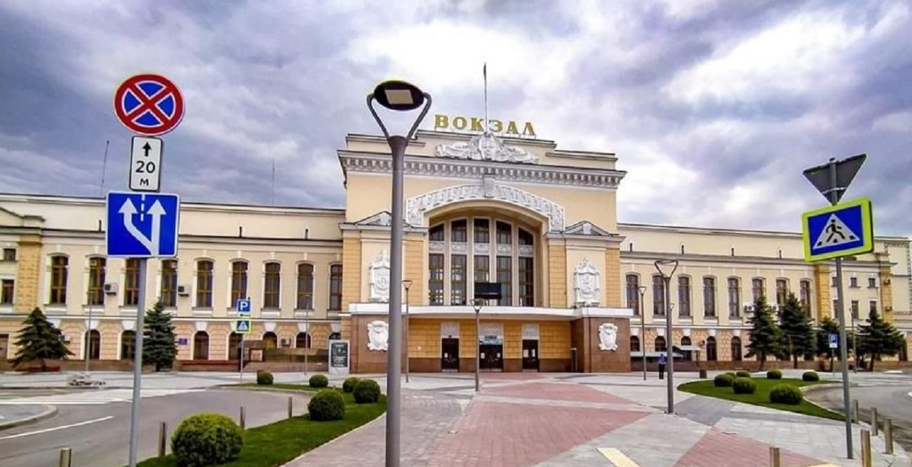 "Нас этапируют, как преступников": в Тернополе люди устроили бунт, чтобы остановить поезд "Нас этапируют, как преступников": в Тернополе люди устроили бунт, чтобы остановить поезд