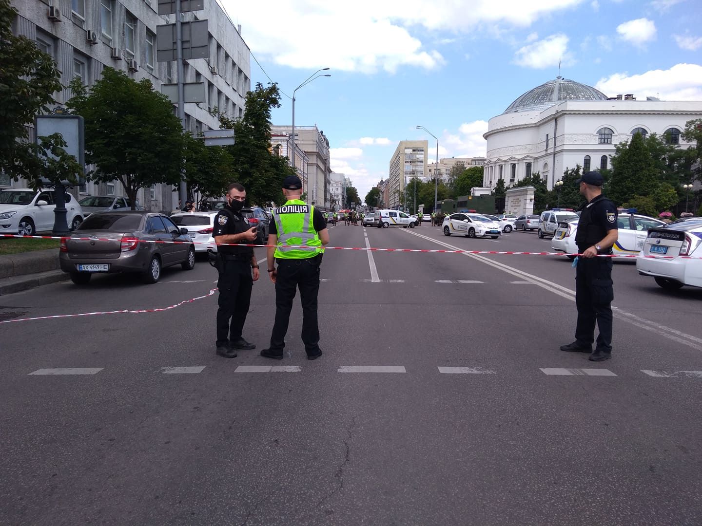 Захват Универсал банка в Киеве: требования террориста Захват Универсал банка в Киеве: требования террориста