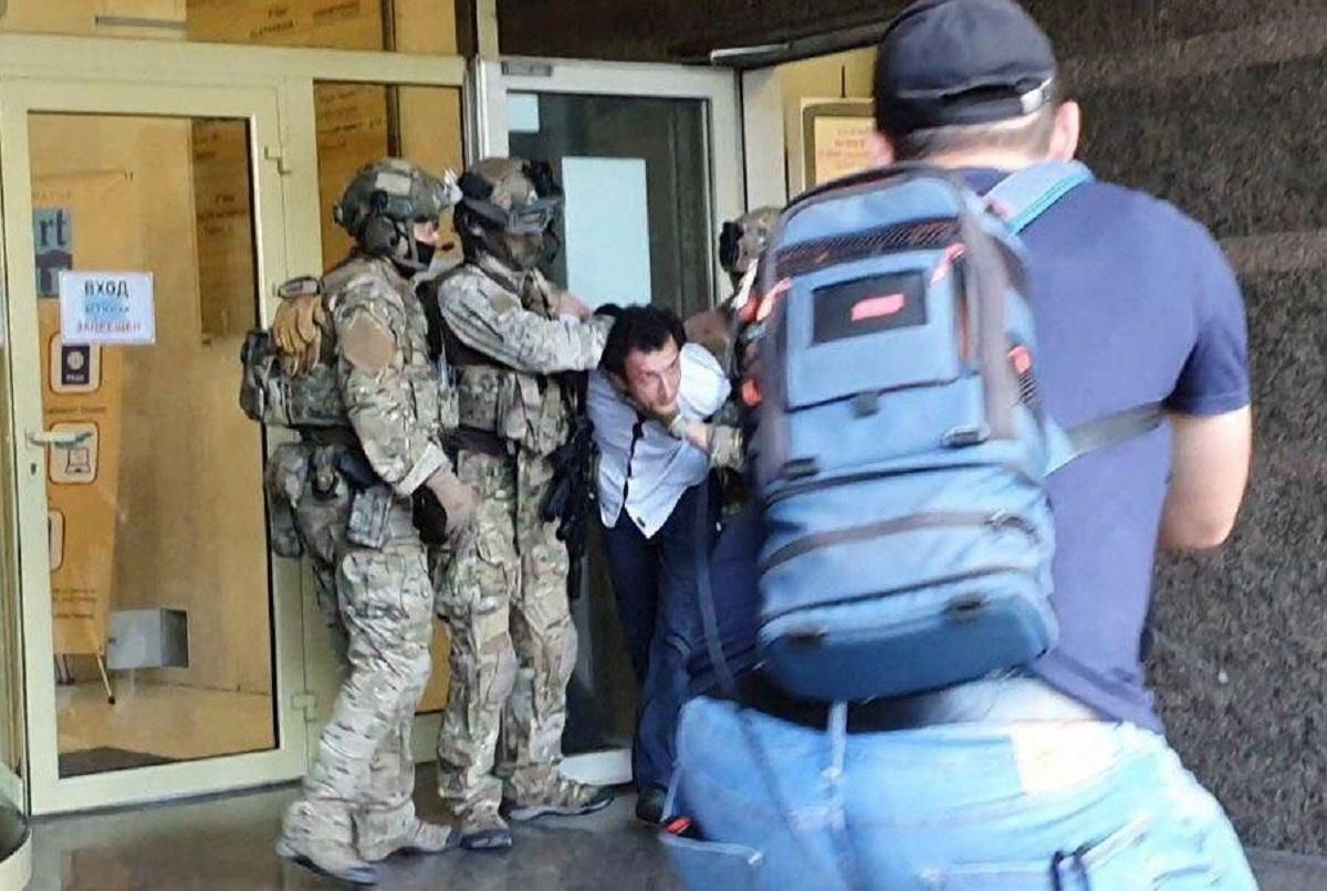 Захват банка в БЦ Леорнардо в Киеве: что рассказала заложница Захват банка в БЦ Леорнардо в Киеве: что рассказала заложница