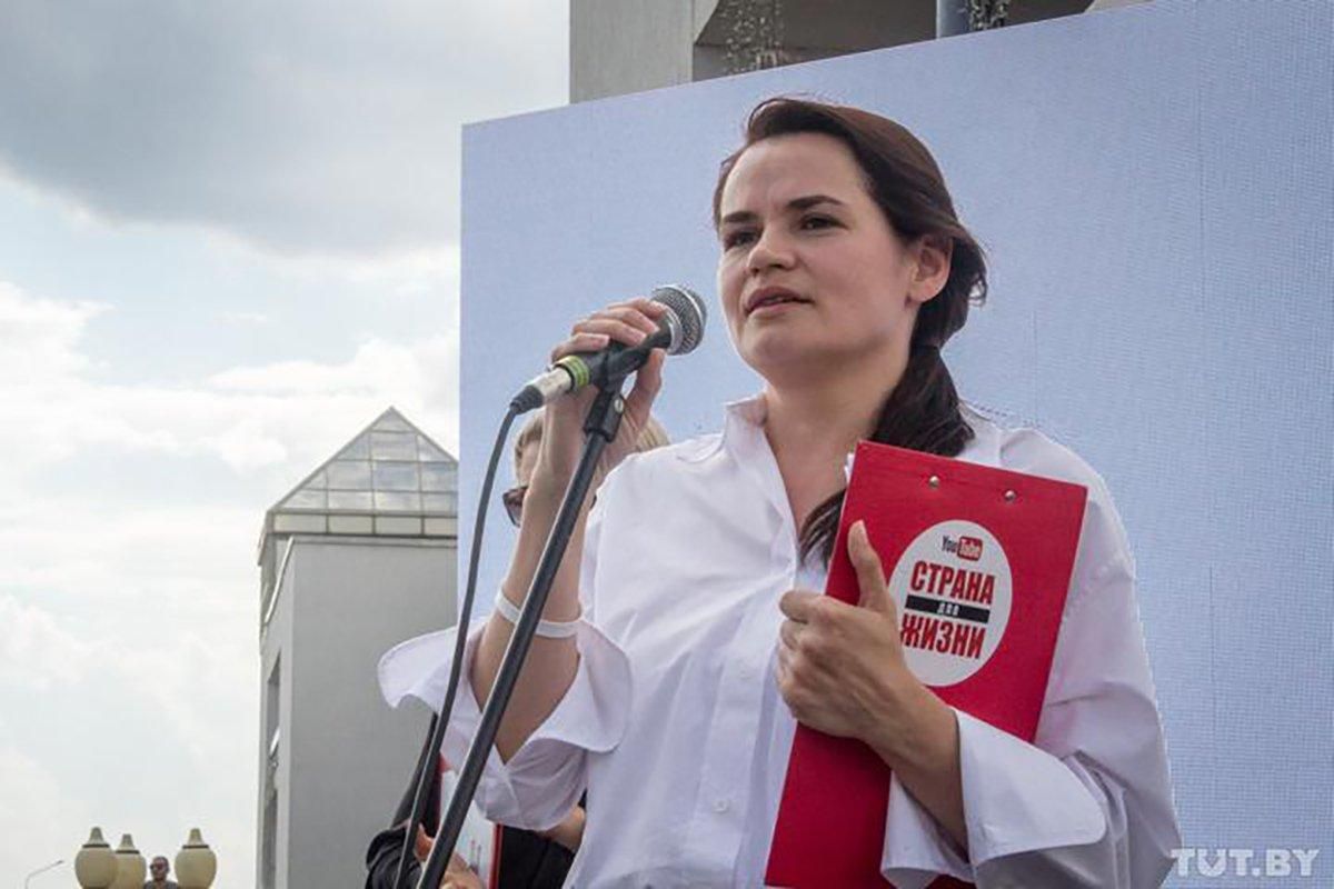 Чому Тихановську не зняли з президентських виборів: пояснення опонента Лукашенка Чому Тихановську не зняли з президентських виборів: пояснення опонента Лукашенка