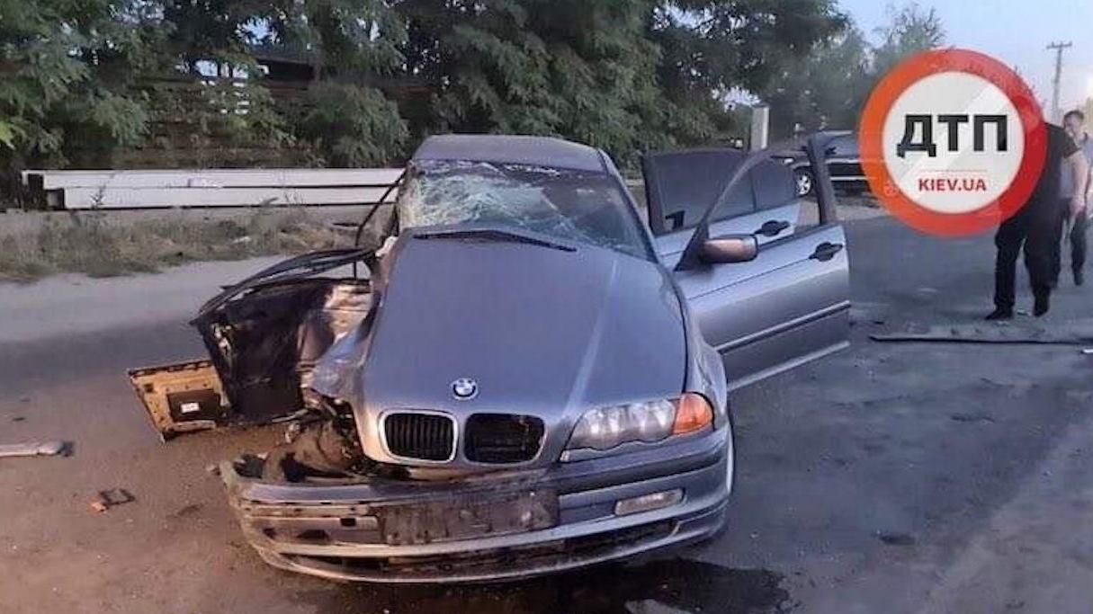 ДТП под Киевом: пассажир погиб, водитель, вероятно,был под наркотиками ДТП под Киевом: пассажир погиб, водитель, вероятно,был под наркотиками