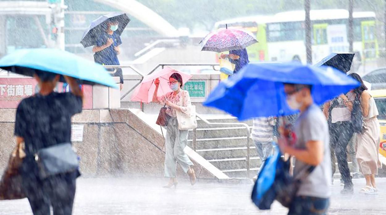 Китай, тайфун Хагупіт 04.08.2020 – відео Китай, тайфун Хагупіт 04.08.2020 – відео