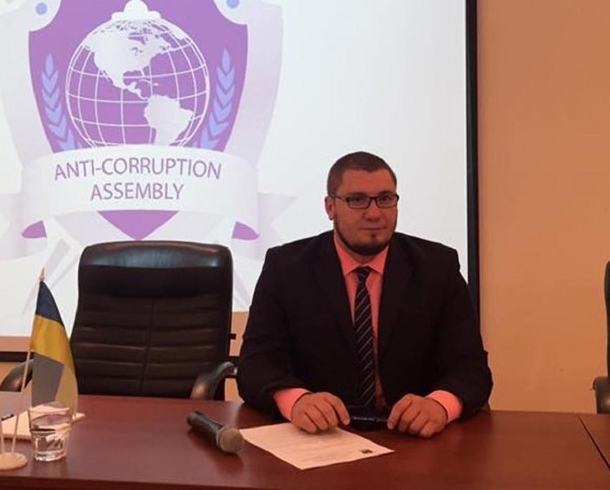 Нападение на Анатолия Коломийца в Одессе 3 августа 2020: фото Нападение на Анатолия Коломийца в Одессе 3 августа 2020: фото