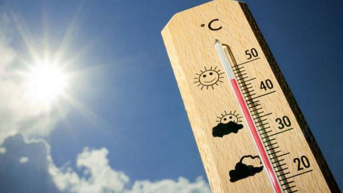 Из-за жаркого июля в Киеве изменили температурную норму