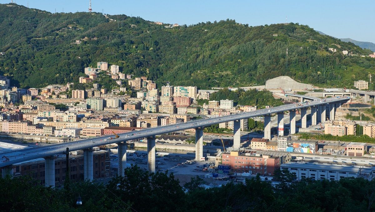 В Італії відкрили міст, що обрушився два роки тому В Італії відкрили міст, що обрушився два роки тому