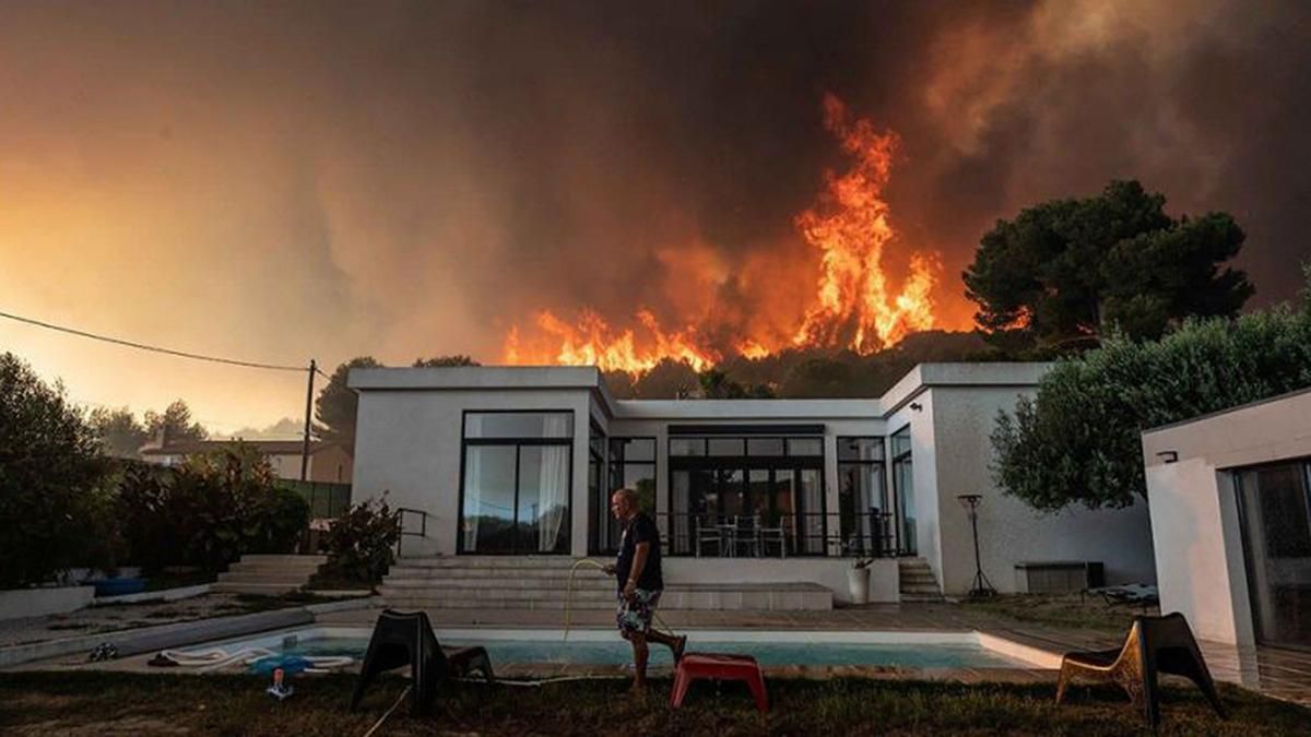 Лісова пожежа у Франції