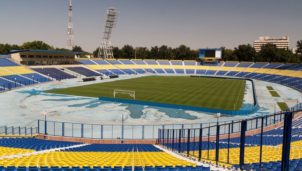 Стадион – так стадион: в Узбекистане из-за пандемии оригинально проведут вступительные экзамены
