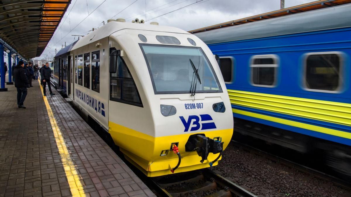 Укрзализныця восстанавливает движение 14 пригородных поездов: список