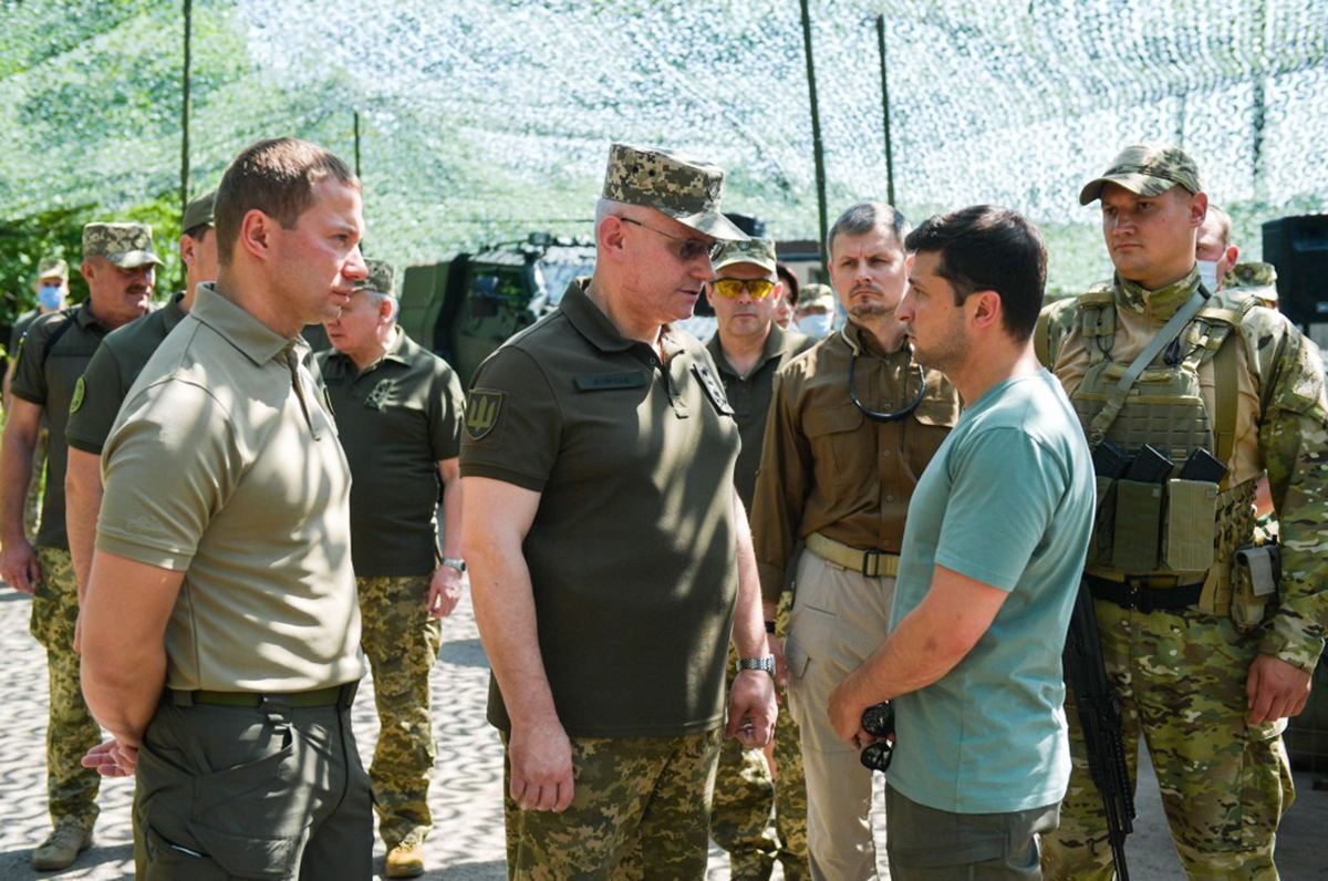 Их и раньше не фиксировали: Хомчак объяснил разницу между обстрелами и выстрелами боевиков Их и раньше не фиксировали: Хомчак объяснил разницу между обстрелами и выстрелами боевиков