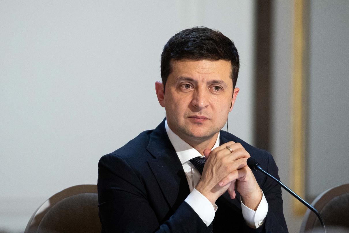 Кабмин должен усилить контроль за карантином, чтобы избежать второй волны COVID-19 – Зеленский Кабмин должен усилить контроль за карантином, чтобы избежать второй волны COVID-19 – Зеленский