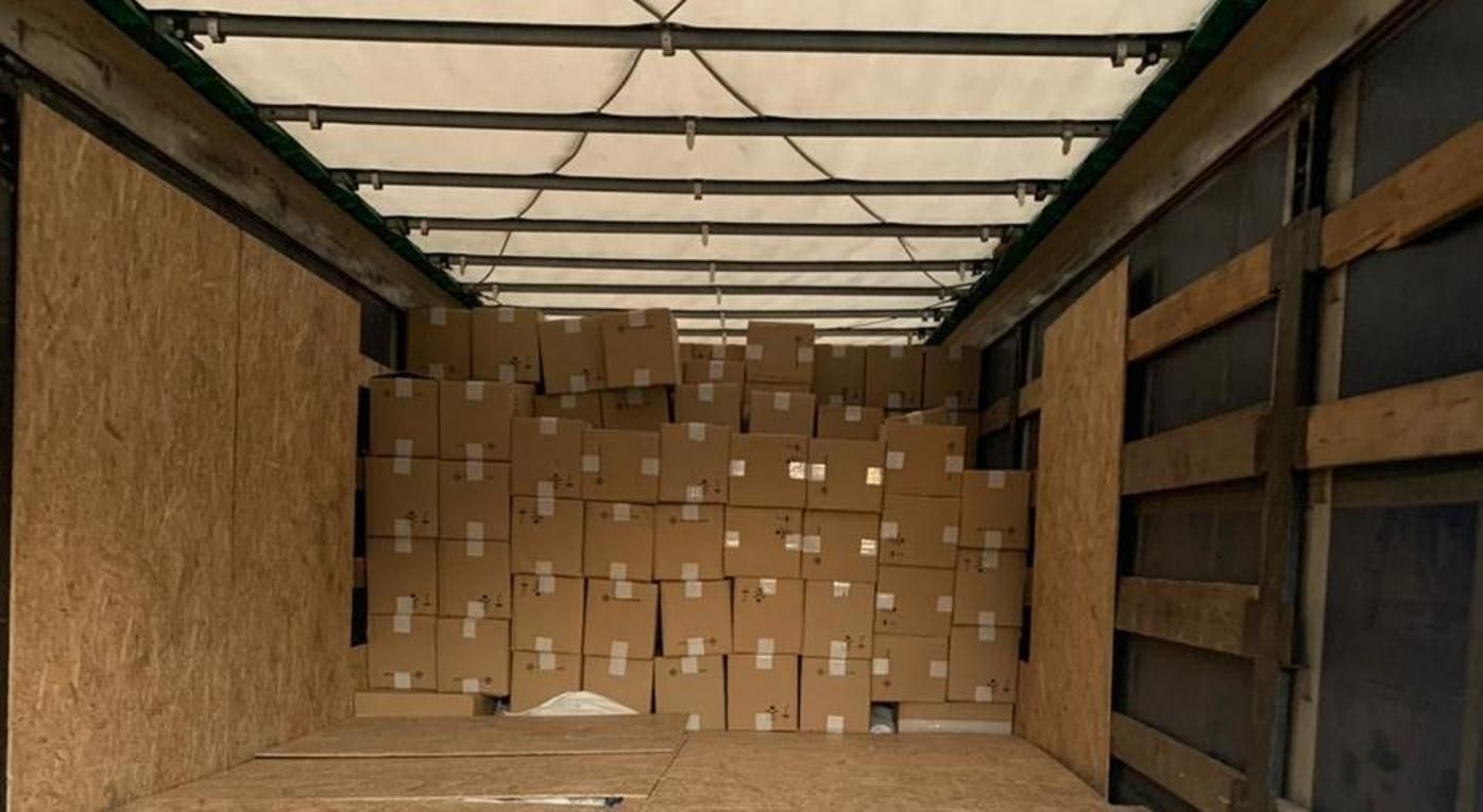 "Добриво по-білоруськи": в Україну хотіли завезти рекордну за всю історію контрабанду цигарок "Добриво по-білоруськи": в Україну хотіли завезти рекордну за всю історію контрабанду цигарок