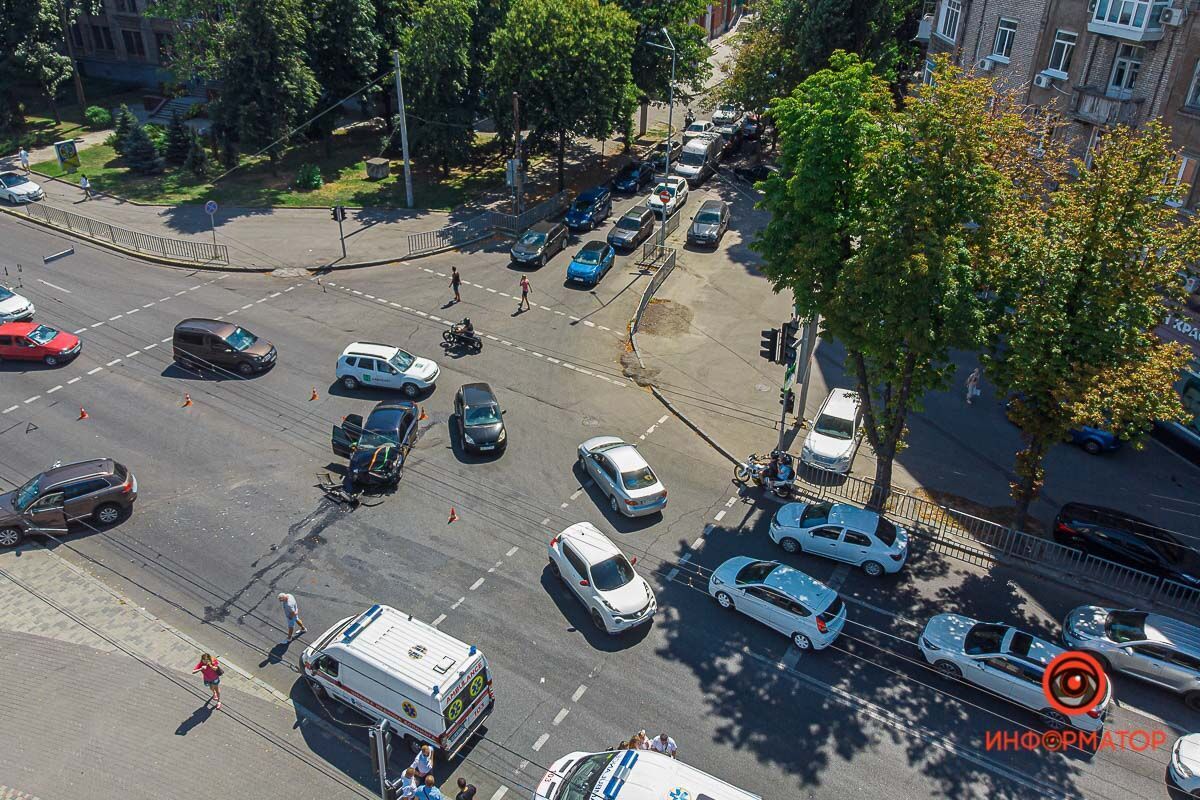 В Днепре свадебный кортеж попал в ДТП, пострадали дети: фото В Днепре свадебный кортеж попал в ДТП, пострадали дети: фото