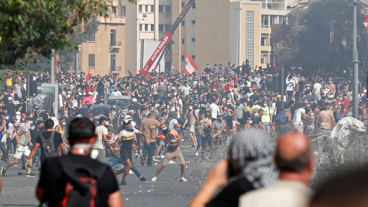 Протесты и столкновения в Бейруте 2020: видео, фото беспорядков