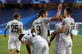 "Бавария" уничтожила беспомощную "Барселону" и вышла в 1/2 финала Лиги чемпионов: видео