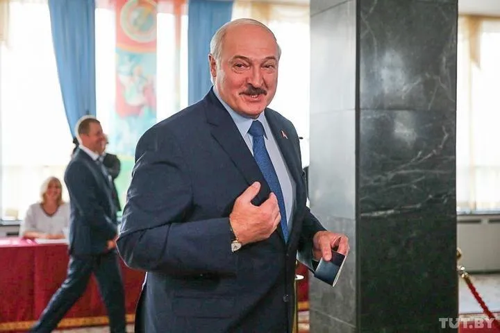 Лукашенко проголосував на президентських виборах у Білорусі 