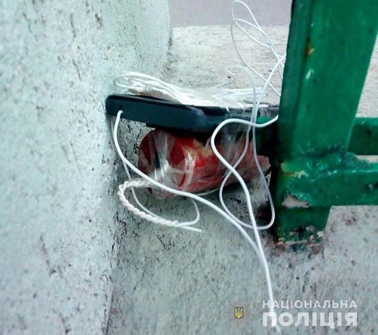 Біля офісу ОПЗЖ у Києві знайшли вибухівку: поліція вже знешкодила її Біля офісу ОПЗЖ у Києві знайшли вибухівку: поліція вже знешкодила її