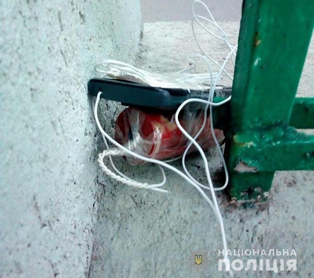 Біля офісу ОПЗЖ у Києві знайшли вибухівку: поліція вже знешкодила її