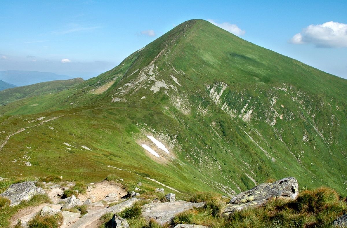 Спасатели спустили с Говерлы 6 человек: что случилось - фото Спасатели спустили с Говерлы 6 человек: что случилось - фото