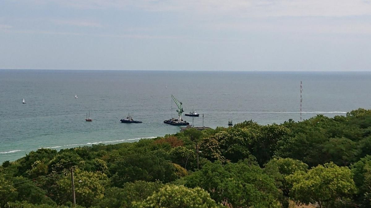 В Одессе снова пытаются поднять танкер Delfi 09.08.2020: видео В Одессе снова пытаются поднять танкер Delfi 09.08.2020: видео